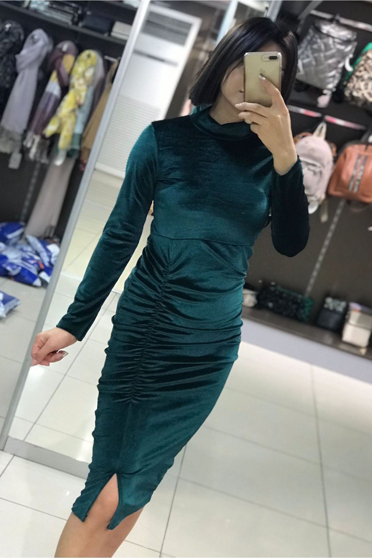 Dik Yaka Yan Büzgülü Kadife Elbise-Yeşil