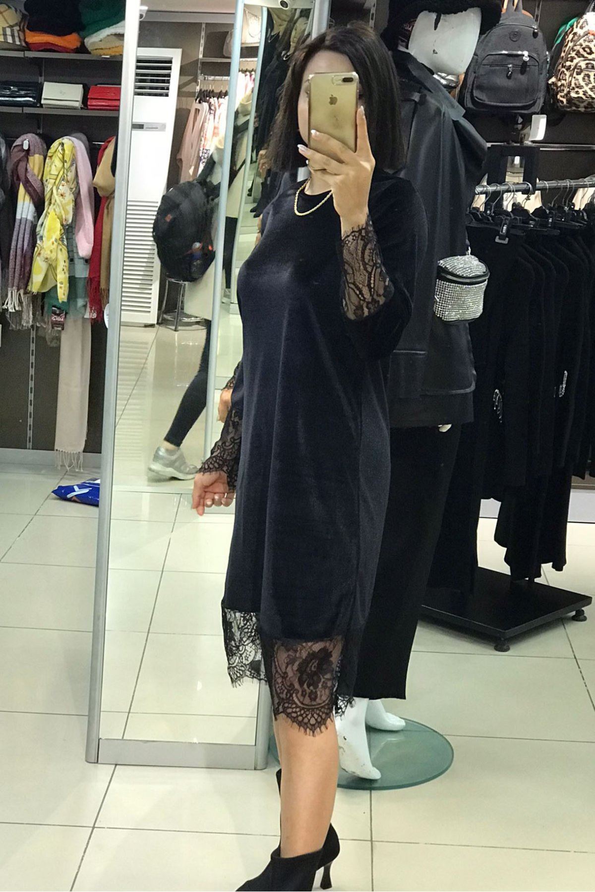 Kol Ve Etek Tül Detaylı Kadife Elbise-Siyah