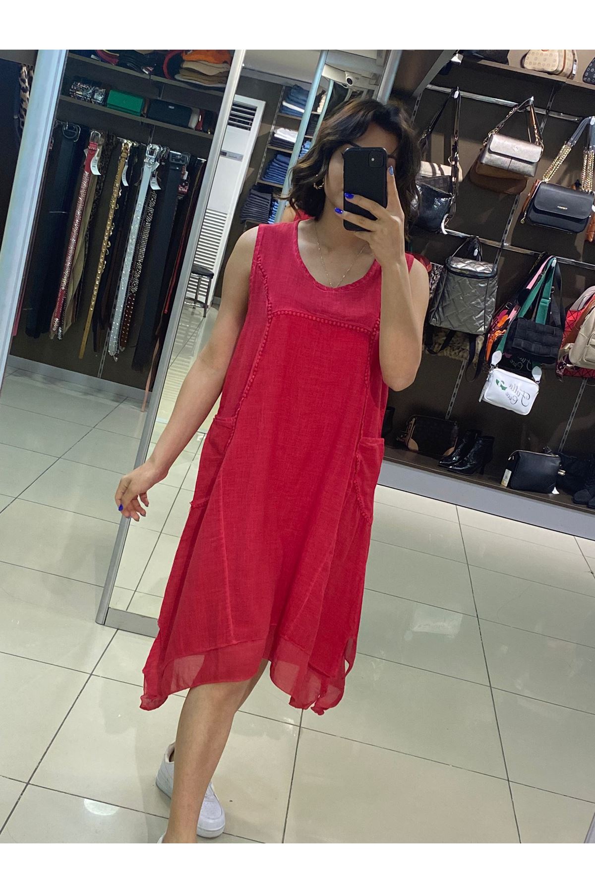 Sıfır Kol İki Cepli Nakış Detaylı Keten Salaş Elbise-Kırmızı