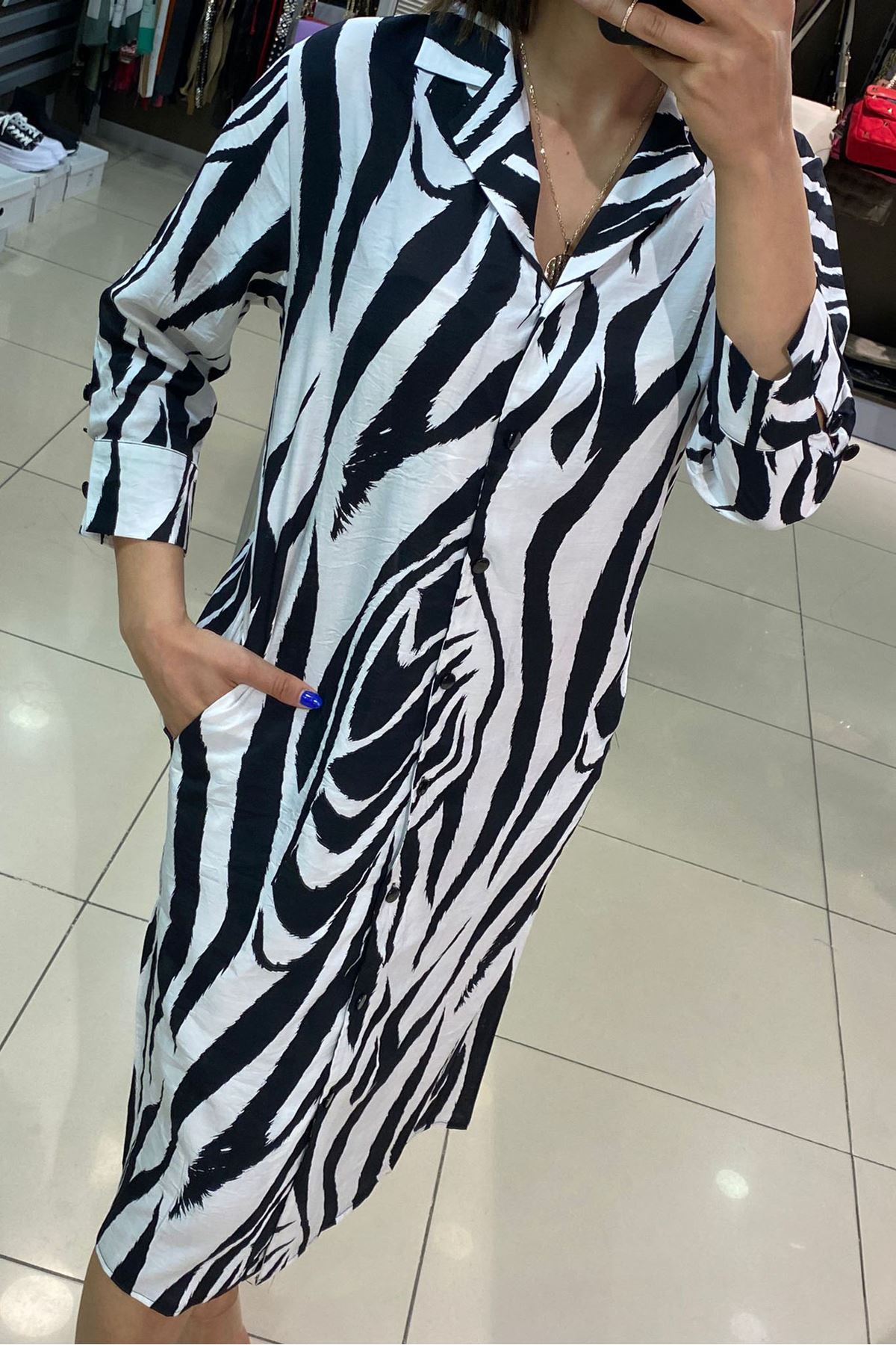 Gizli Cepli Zebra Desenli Uzun Gömlek Elbise-Siyah Beyaz