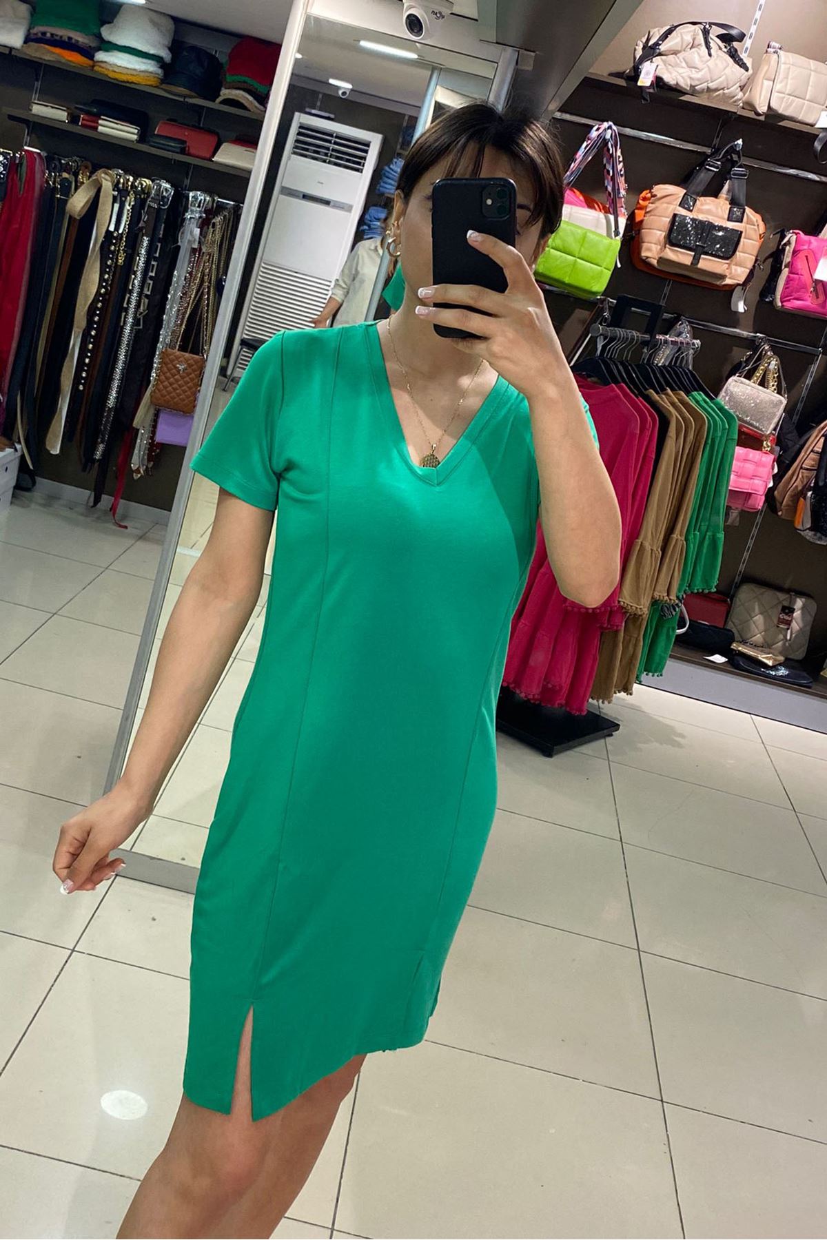 V Yaka Basic Eteği Yırtmaçlı Kısa Elbise-Yeşil