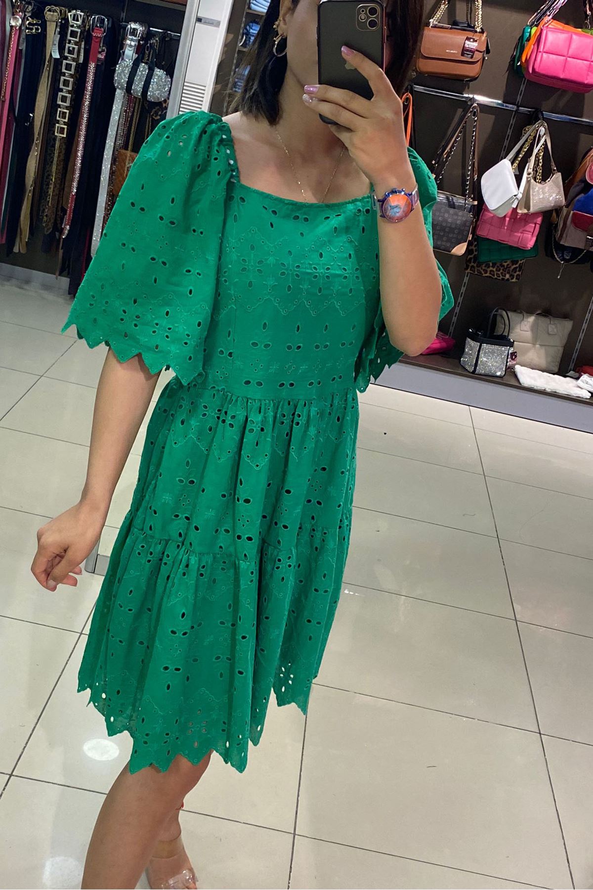 Kare Yaka Kolları Volanlı Fisto Elbise-Yeşil