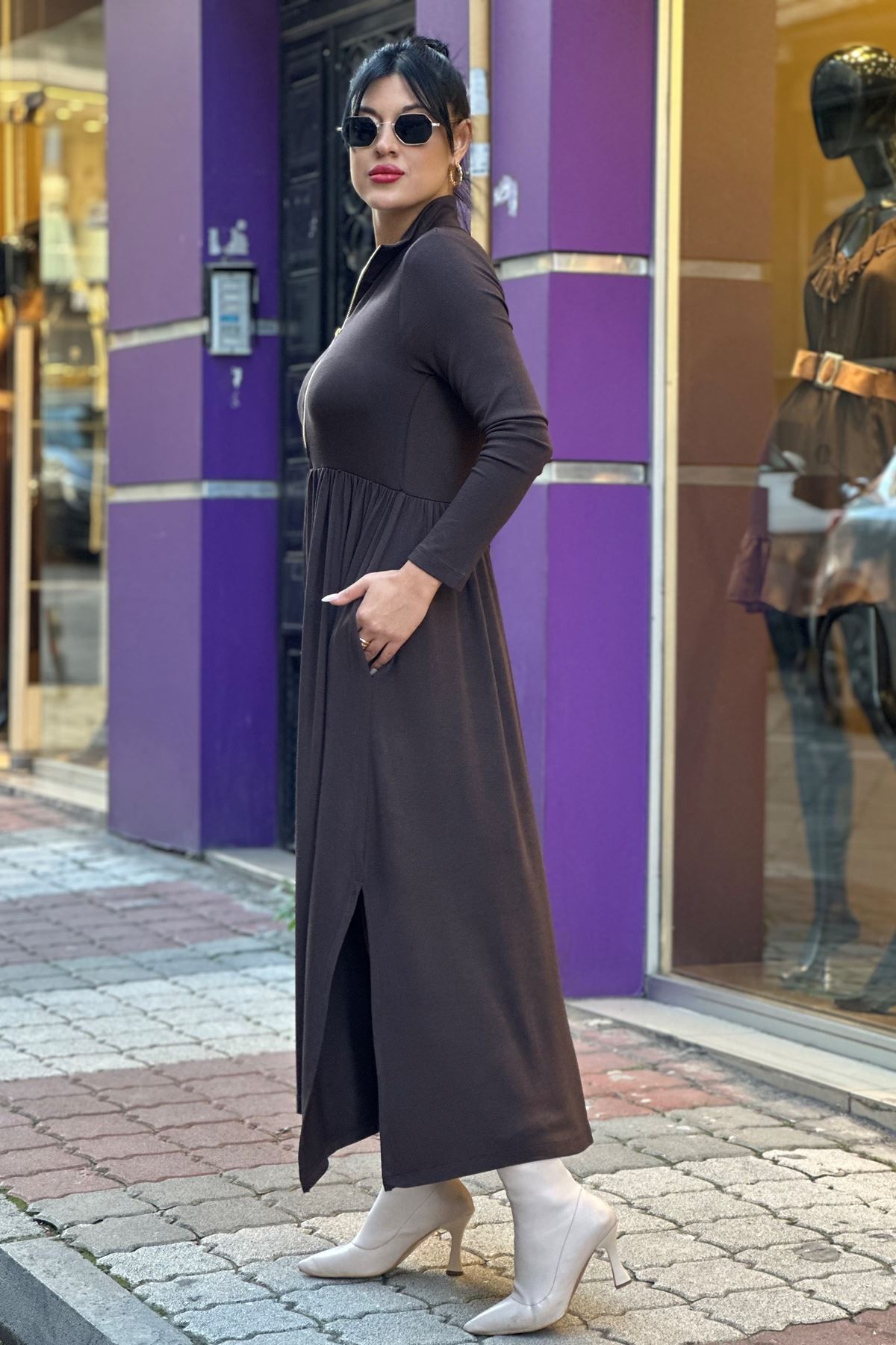 Balıkcı Yaka Yarım Fermuarlı Midi Boy Elbise-Kahve