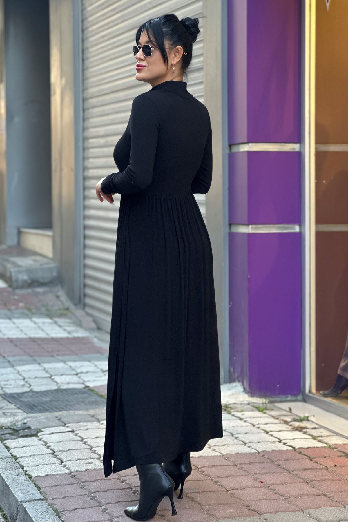 Balıkcı Yaka Yarım Fermuarlı Midi Boy Elbise-Siyah