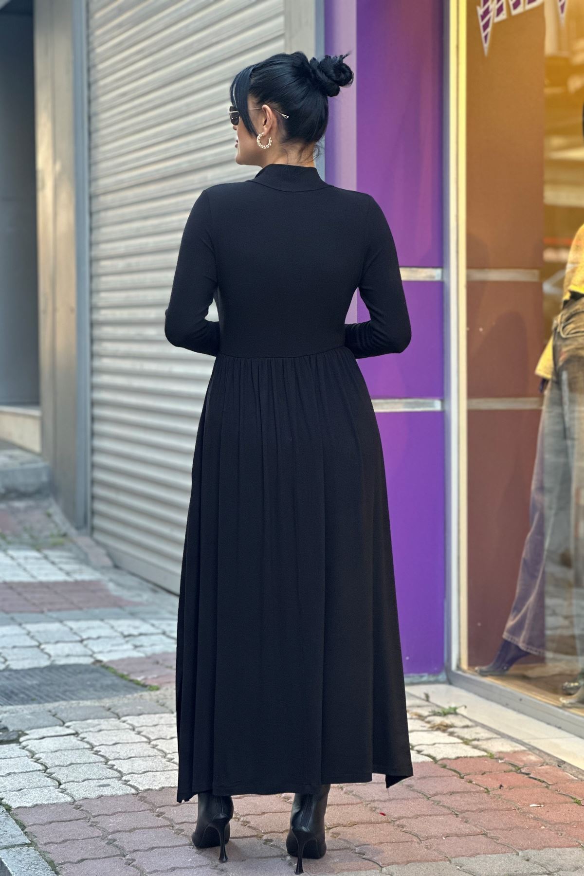 Balıkcı Yaka Yarım Fermuarlı Midi Boy Elbise-Siyah