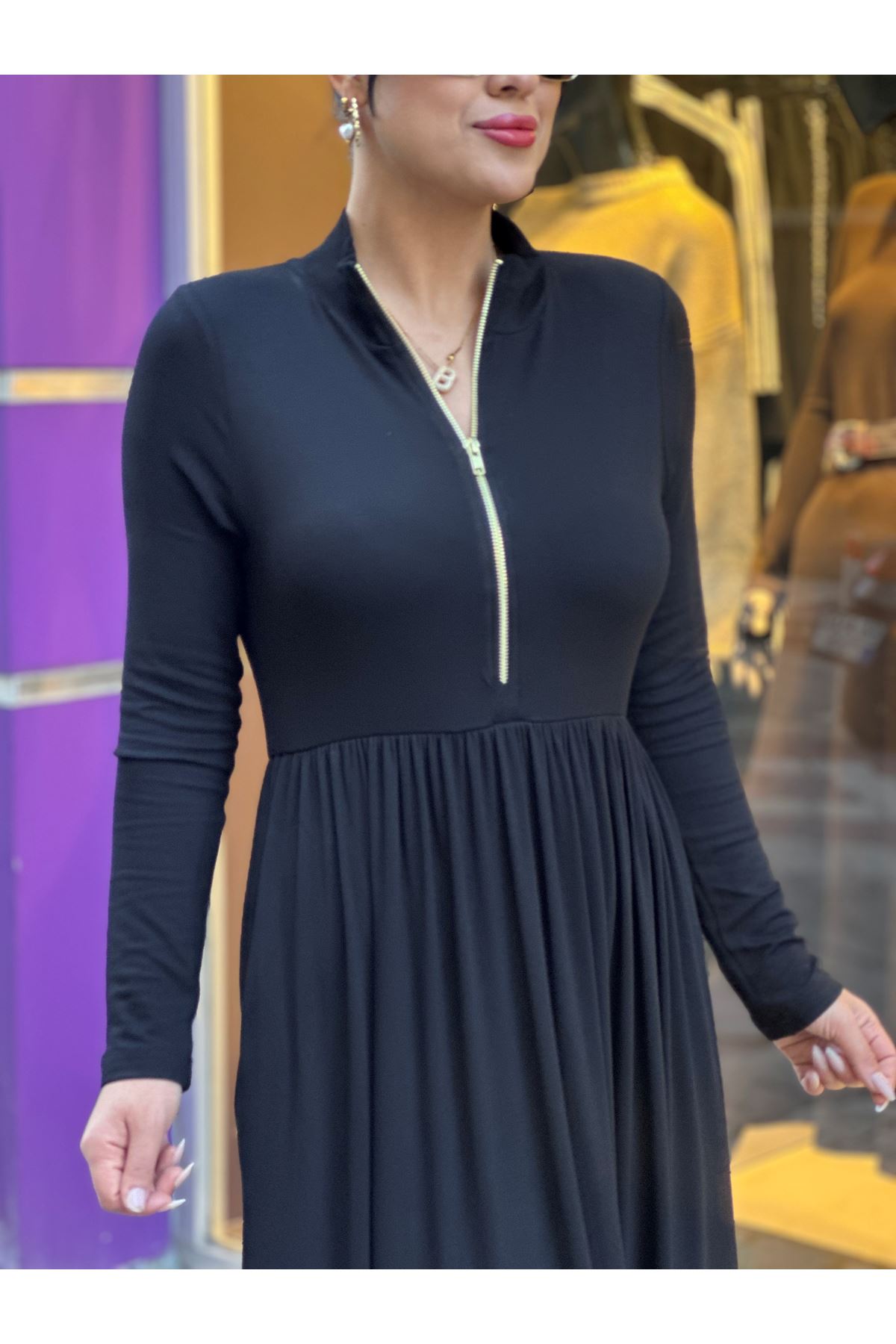 Balıkcı Yaka Yarım Fermuarlı Midi Boy Elbise-Siyah