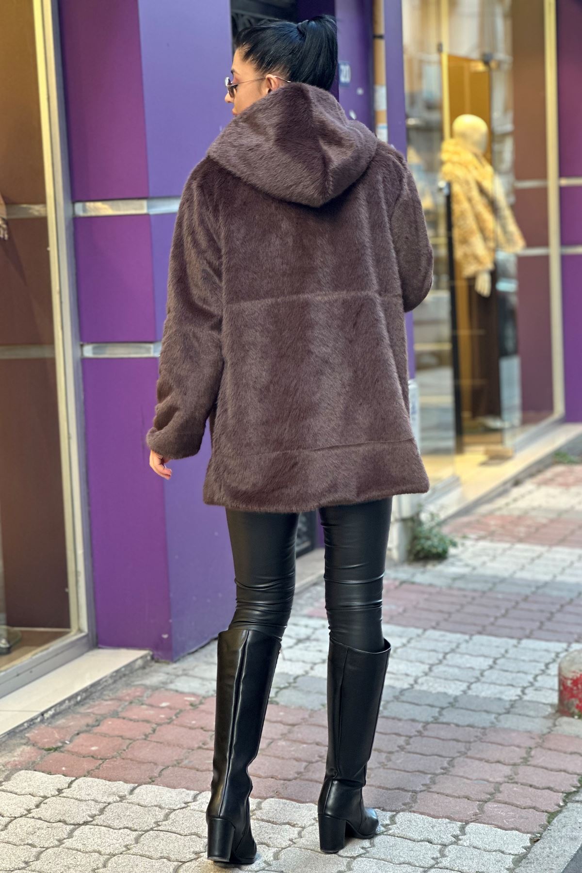 Kapşonlu Çıtçıtlı Suni Tavşan Kürk Mont-Kahve