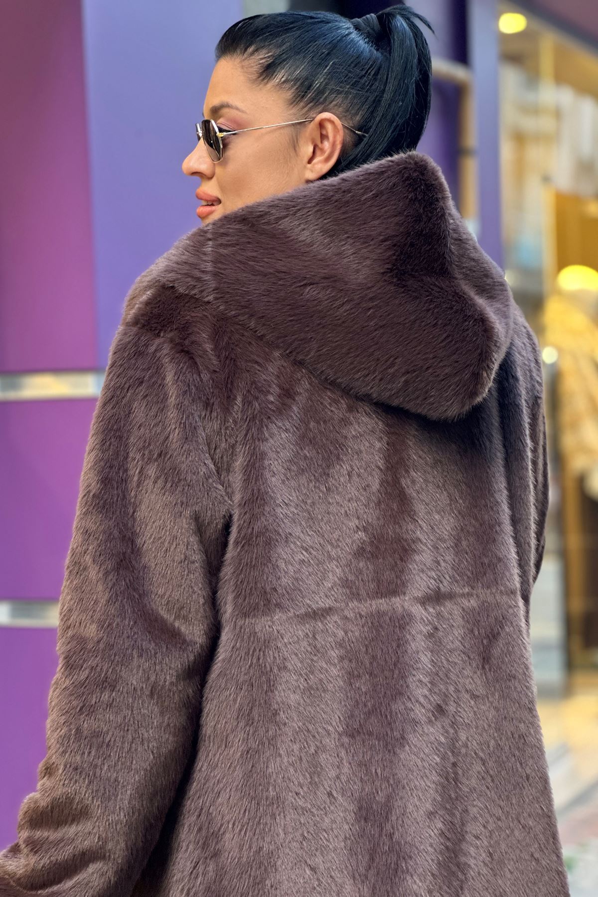 Kapşonlu Çıtçıtlı Suni Tavşan Kürk Mont-Kahve