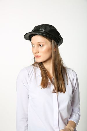 Yünlü Ressam Bere-Siyah