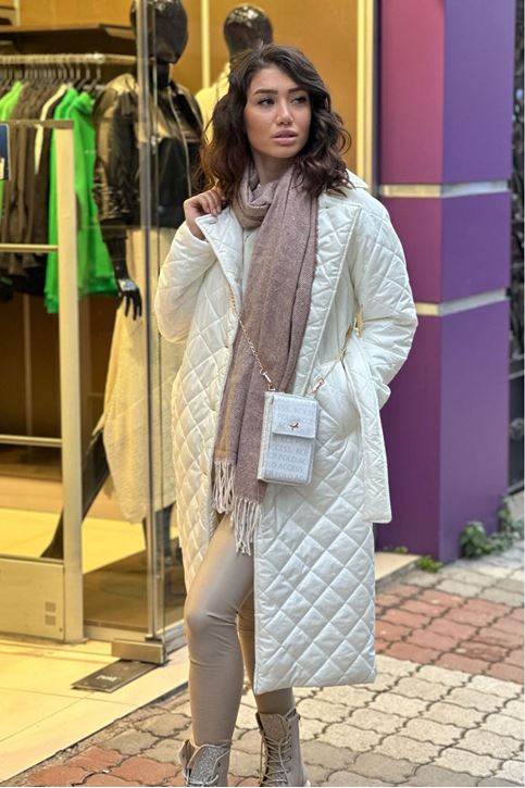 Yakalı Midi Boy Kapitone Mont-Beyaz