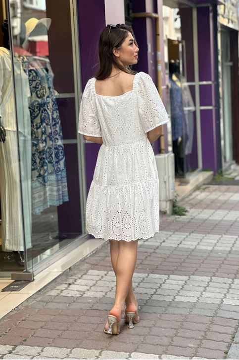 Kare Yaka Kolları Volanlı Fisto Elbise-Beyaz