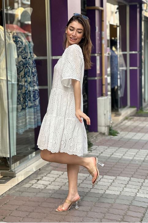 Kare Yaka Kolları Volanlı Fisto Elbise-Beyaz