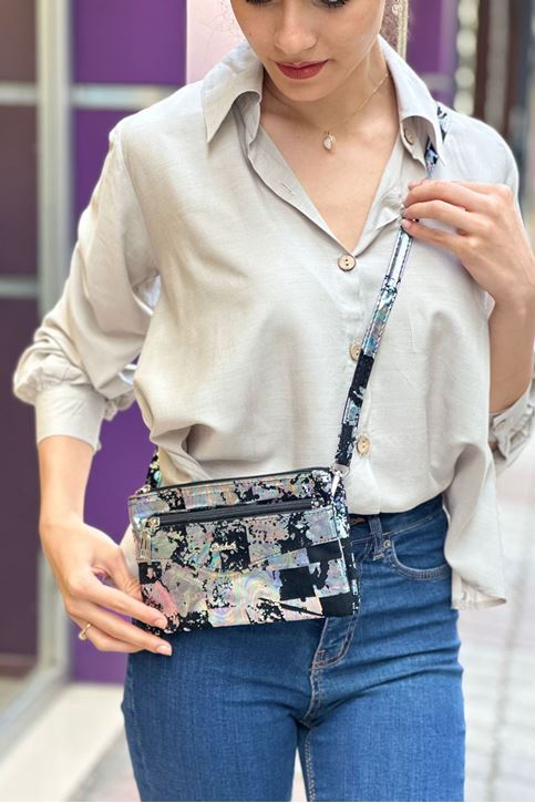 Üç Fermuarlı Yıkama Deri El Çantası-hologram