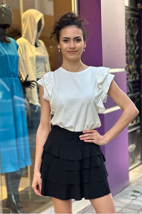 Yuvarlak Yaka İnci Detaylı Kolları Volanlı Bluz-Beyaz