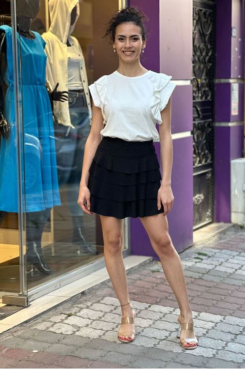 Yuvarlak Yaka İnci Detaylı Kolları Volanlı Bluz-Beyaz