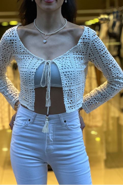 Ön Aksesuar Bağlamalı Mini Hırka-Krem