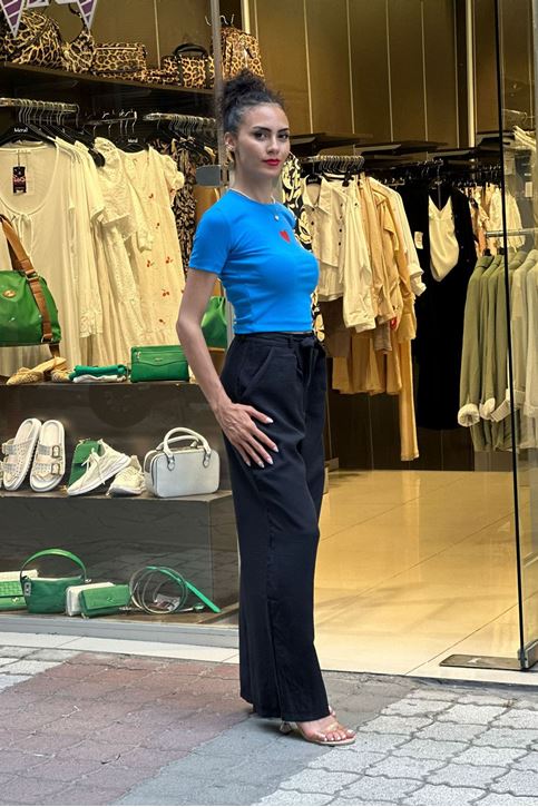 Bel Kuşak Kemerli Tek Düğmeli Tensel Bol Paça Pantolon-Siyah