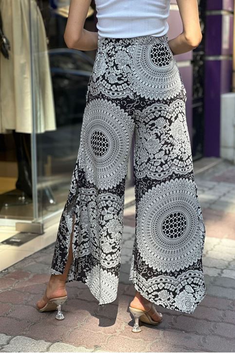 Arka Bel Lastikli Yırtmaçlı Etnik Desen Pantolon-Siyah Beyaz