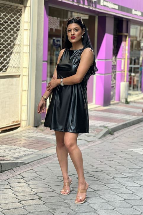 Sıfır Kol Eteği Volanlı Deri Mini Elbise-Siyah
