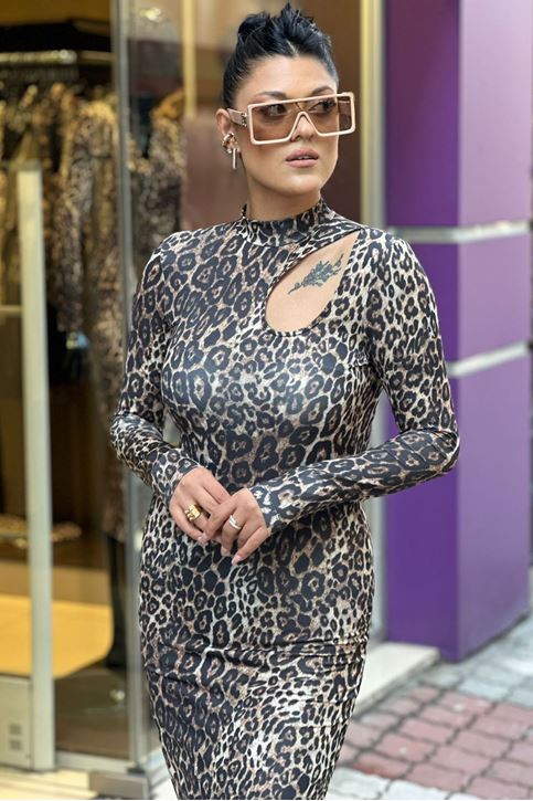 Dik Yaka Dekolte Detaylı Dar Leopar Elbise-Leopar