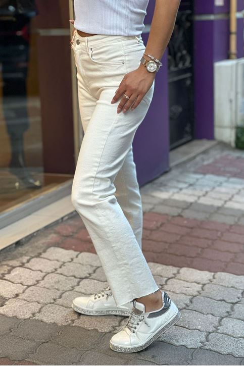 Paçası Lazer Kesim Yüksek Bel Mom Jean-Beyaz