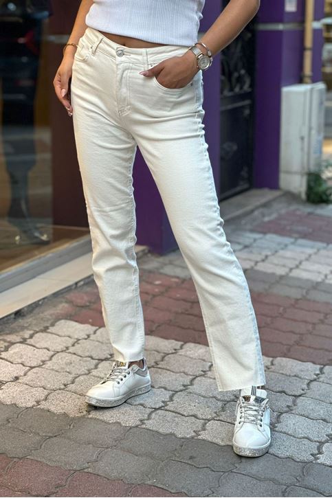 Paçası Lazer Kesim Yüksek Bel Mom Jean-Beyaz