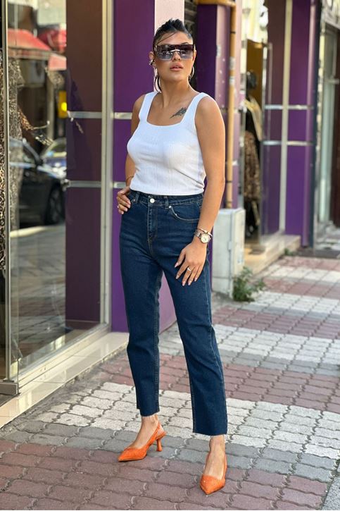 Paçası Lazer Kesim Taşlamalı Yüksel Bel Mom Jean-Lacivert