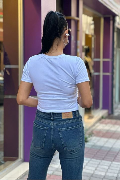 Yan Büzgü Detay Yuvarlak Yaka Crop Tshirt-Beyaz