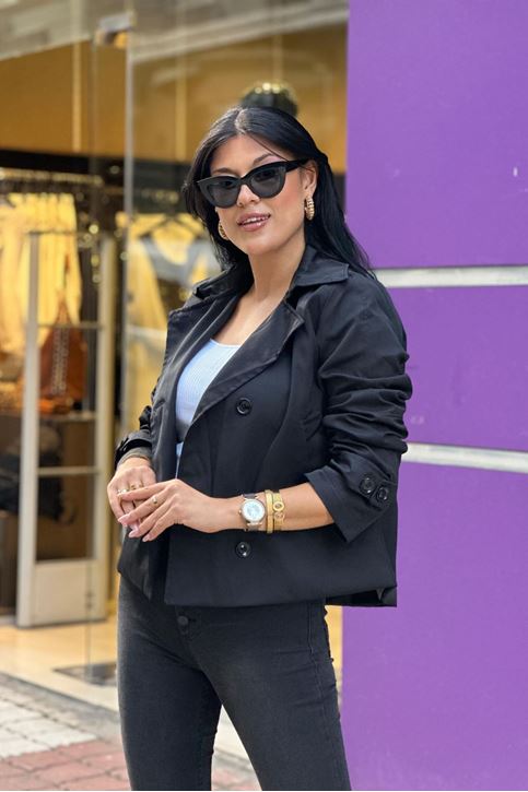 Yaka Düğme Detaylı Cepli Kol Manşet Kısa Ceket-Siyah