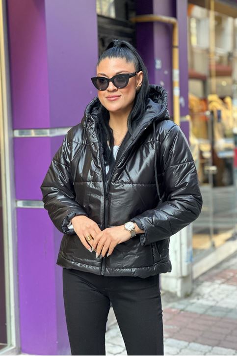 İçi Siyah Astarlı Oversize Kesim Şişme Mont-Siyah