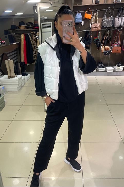 Dik Yaka İçi Siyah Astarlı Kısa Şişme Yelek-Beyaz