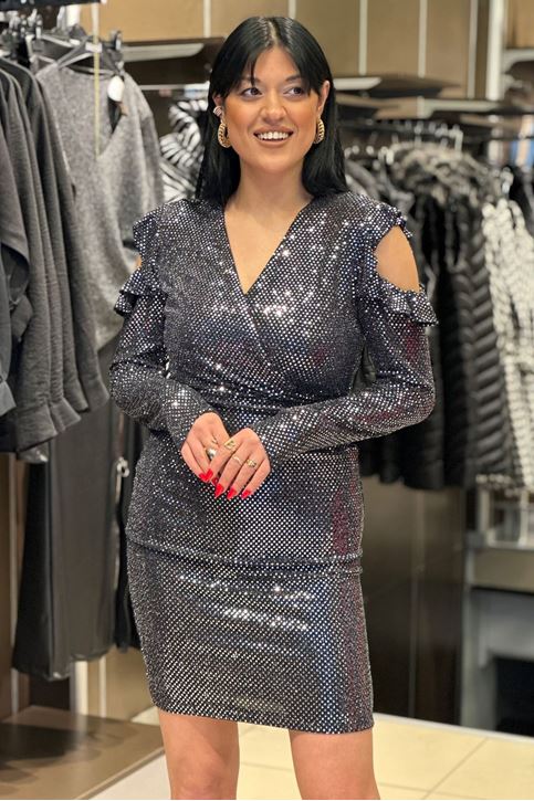 Omuzları Açık Volanlı Tamamı Taşlı Elbise-Gri