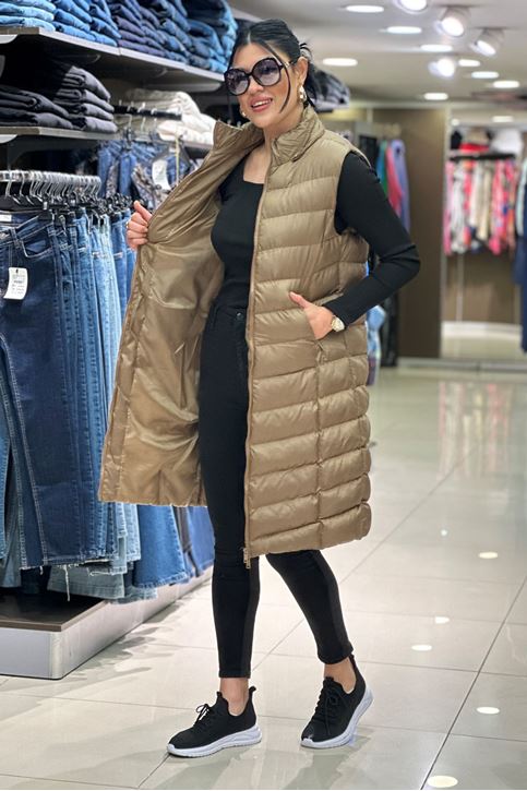 Kapşonu Kürk Detaylı Uzun Şişme Yelek-Taba