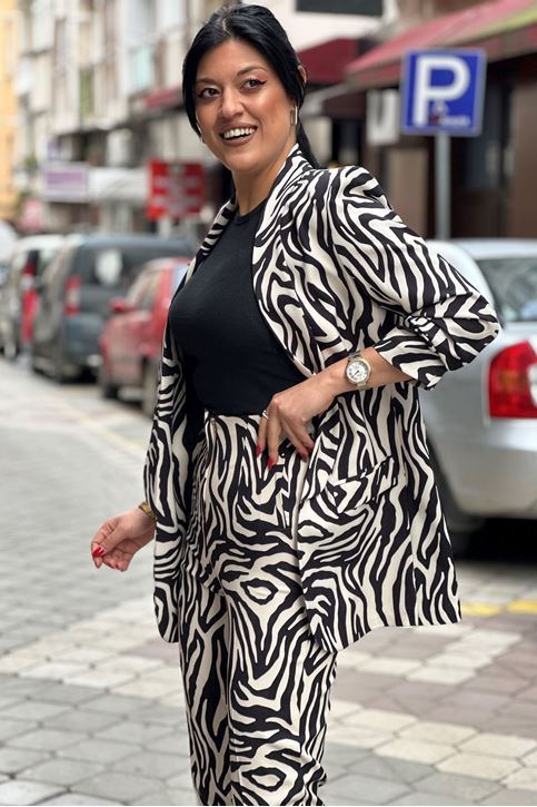 Kol Büzgülü Zebra Desen Blazer Ceket-Siyah Beyaz