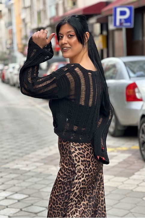 Ajurlu V Yaka Salaş Kazak-Siyah