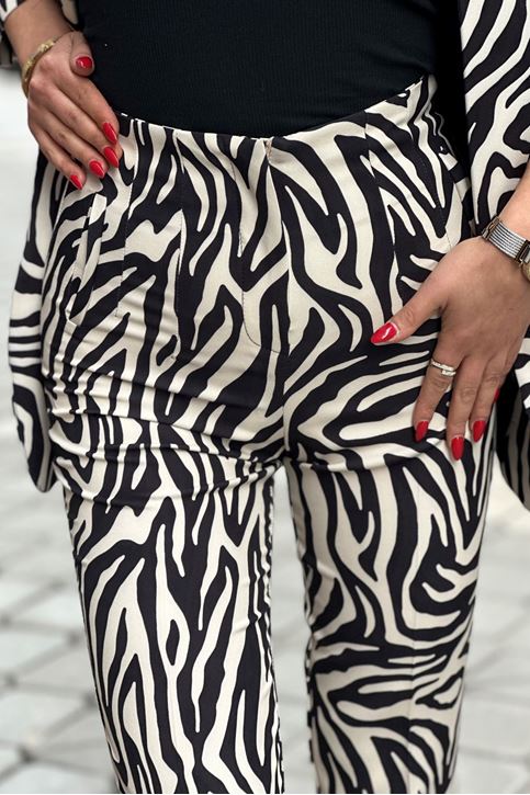 Yüksek Bel Pensli Likralı Zebra Desen Pantolon-Siyah Beyaz