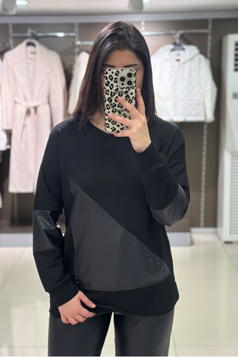 Ön Üç Düğme Deri Detaylı Çilek Doku Bluz-Siyah