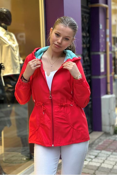 Bel Büzgü Detay Kapşonlu Yağmurluk-Kırmızı