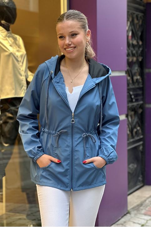 Bel Büzgü Detay Kapşonlu Yağmurluk-Mavi