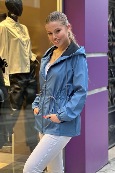 Bel Büzgü Detay Kapşonlu Yağmurluk-Mavi