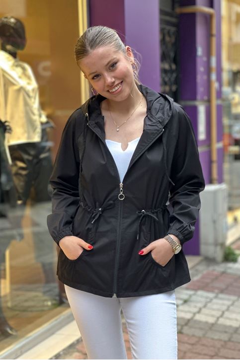 Bel Büzgü Detay Kapşonlu Yağmurluk-Siyah