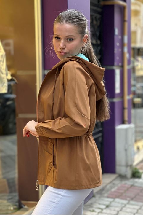 Bel Büzgü Detay Kapşonlu Yağmurluk-Taba