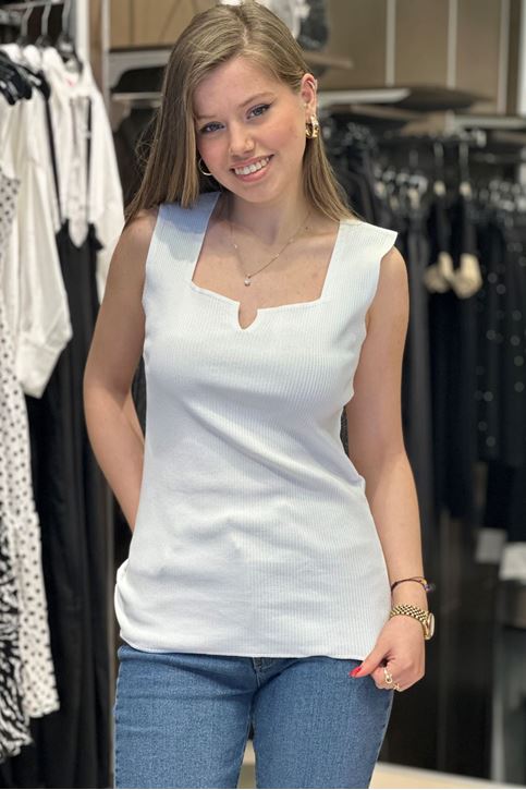 Büyük Beden Yaka Yırtmaçlı Triko Bluz-Beyaz