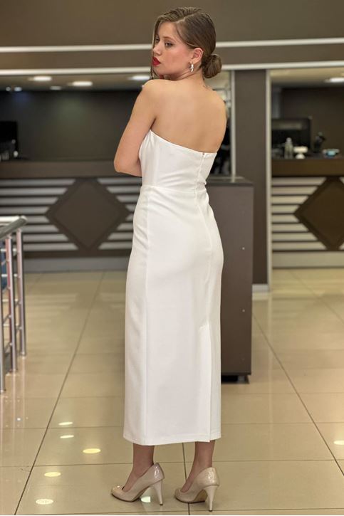 Straplez Gül Fiyonk Detay Arkası Yırtmaçlı Abiye-Beyaz