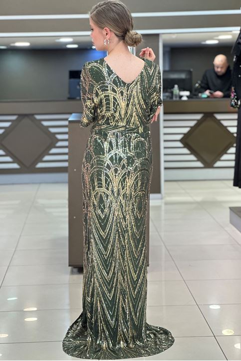 Tamamı Pulpayet Detay Ön Dekolteli Abiye-Yeşil