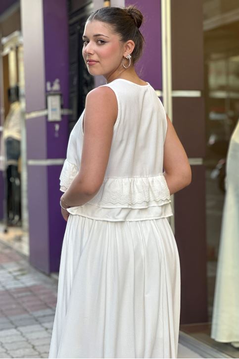 Yeleği Volan Dantel Detaylı Etekli Takım-Beyaz