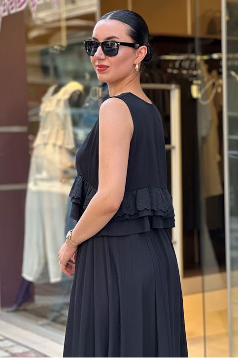 Yeleği Volan Dantel Detaylı Etekli Takım-Siyah