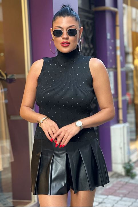 Dik Yaka Ön Taş Detay Triko Bluz-Siyah