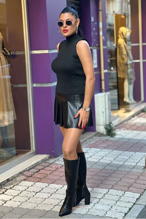 Dik Yaka Ön Taş Detay Triko Bluz-Siyah