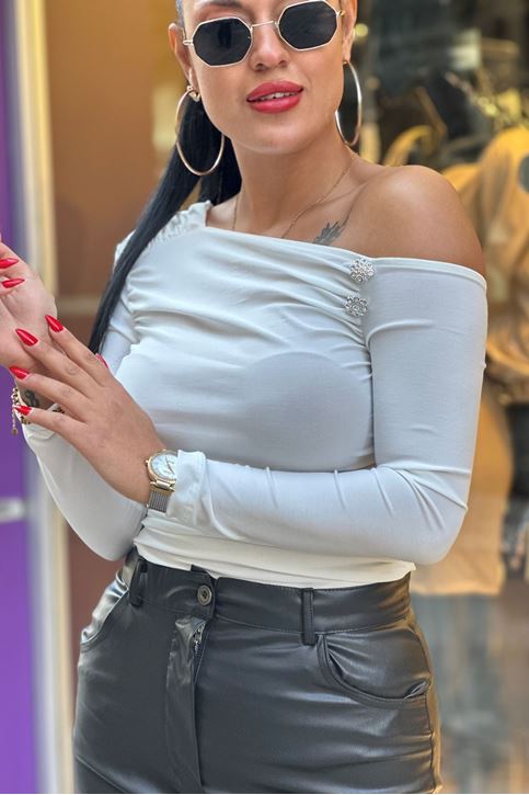 Yakası Düğme Aksesuarlı Sandy Doku Bluz-Beyaz